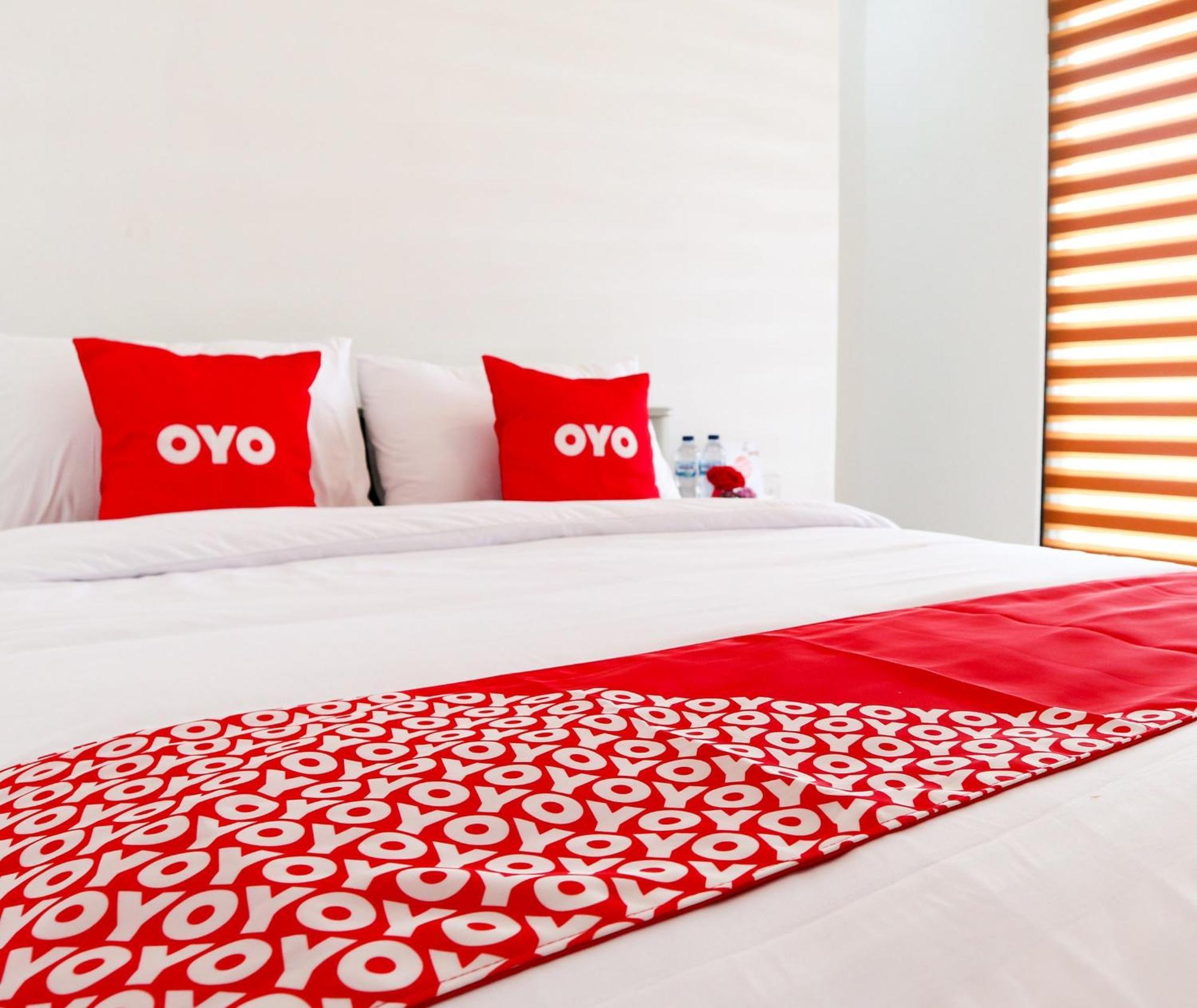Oyo 1191 Monalisa Residence And Cafe Padang  Eksteriør billede