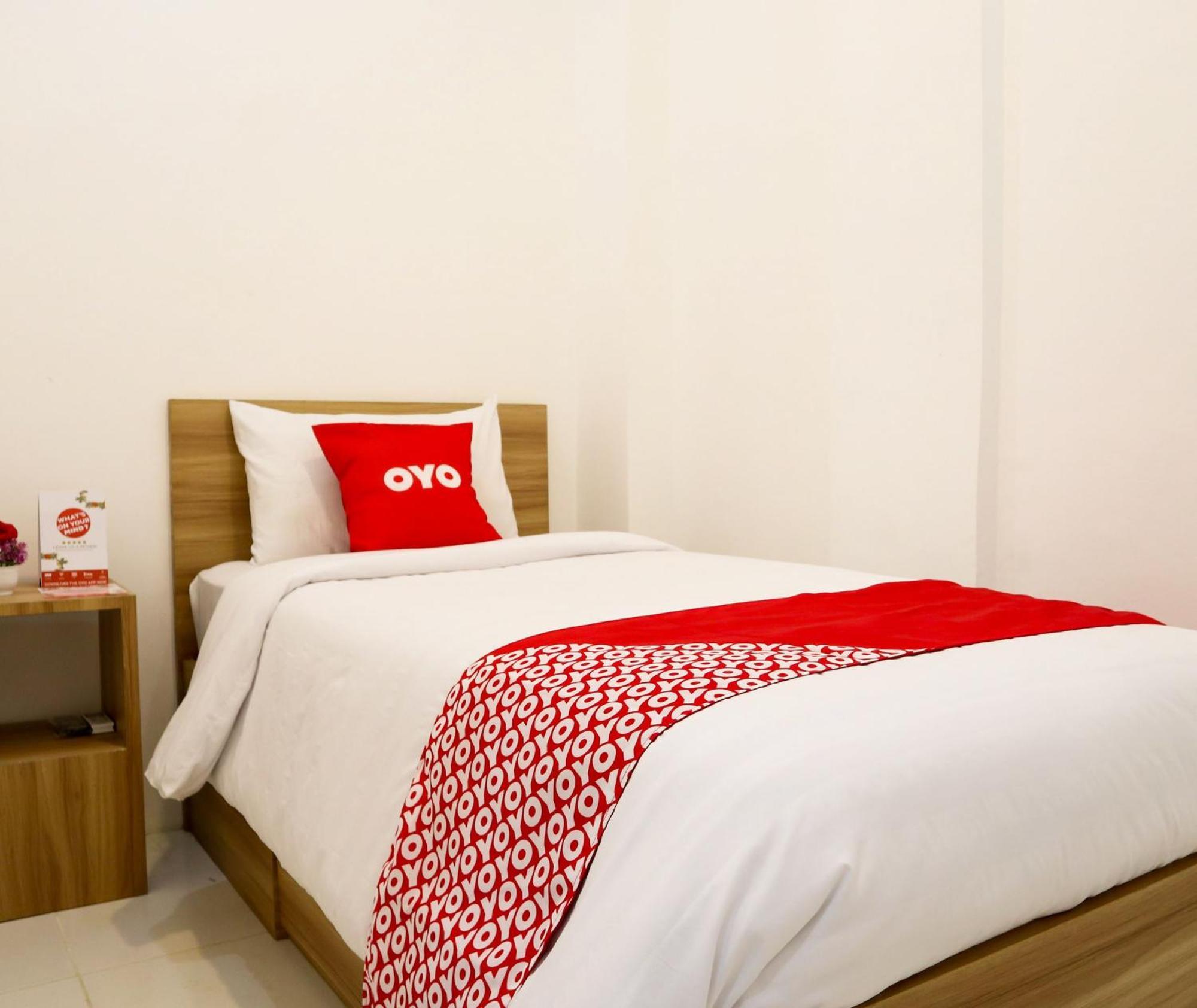 Oyo 1191 Monalisa Residence And Cafe Padang  Eksteriør billede