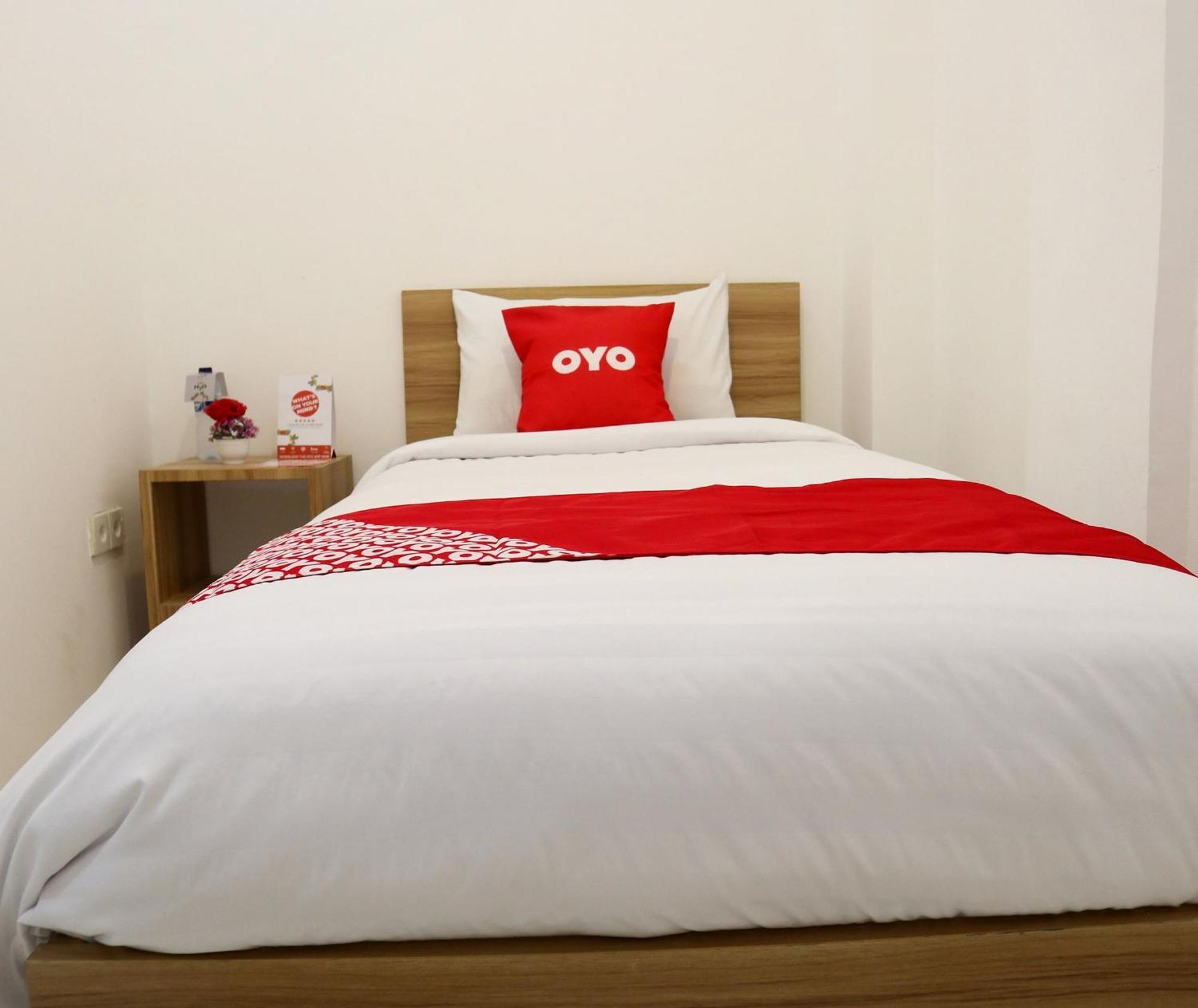 Oyo 1191 Monalisa Residence And Cafe Padang  Eksteriør billede